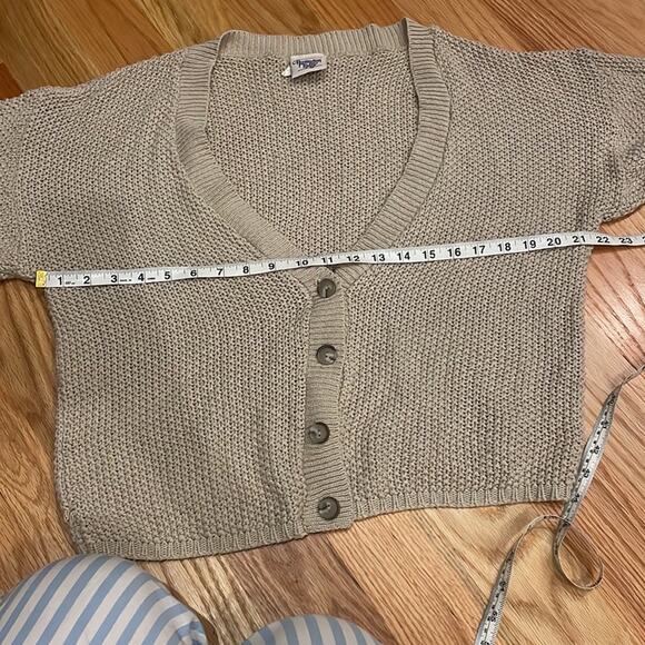 Vintage Huntington Ridge Cardigan Sweater Medium tan Crop Chunky Hand Knit - Picture 5 of 6